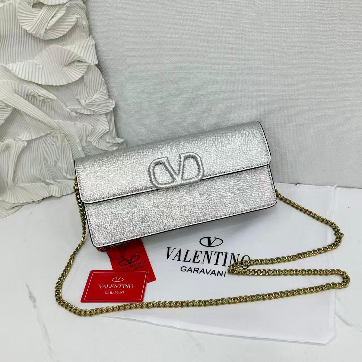 Valentino Garavani VLOGO Signature Chain bag (Grey/Sage)