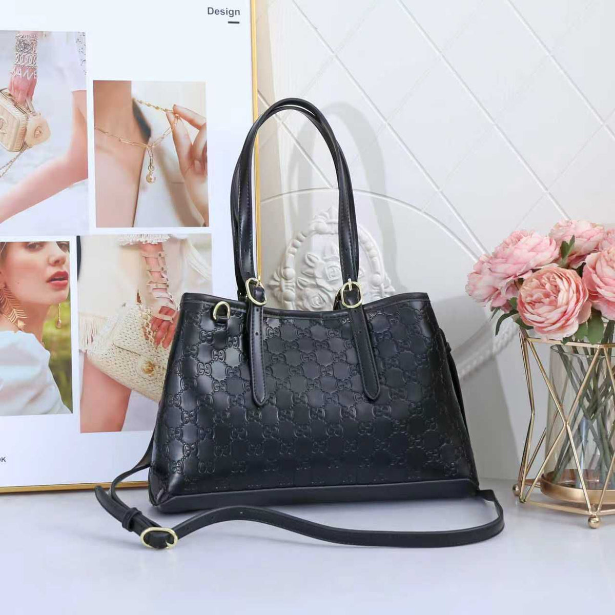 Gucci Signature Leather Tote (Black)