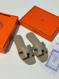 Hermès Oran Sandal (Étoupe)