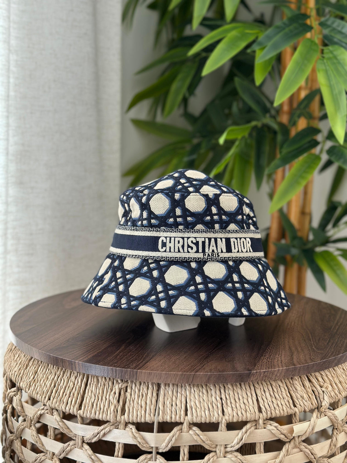 Christian Dior D-Chapeau Cannage Bucket Hat (Navy Blue / Beige)