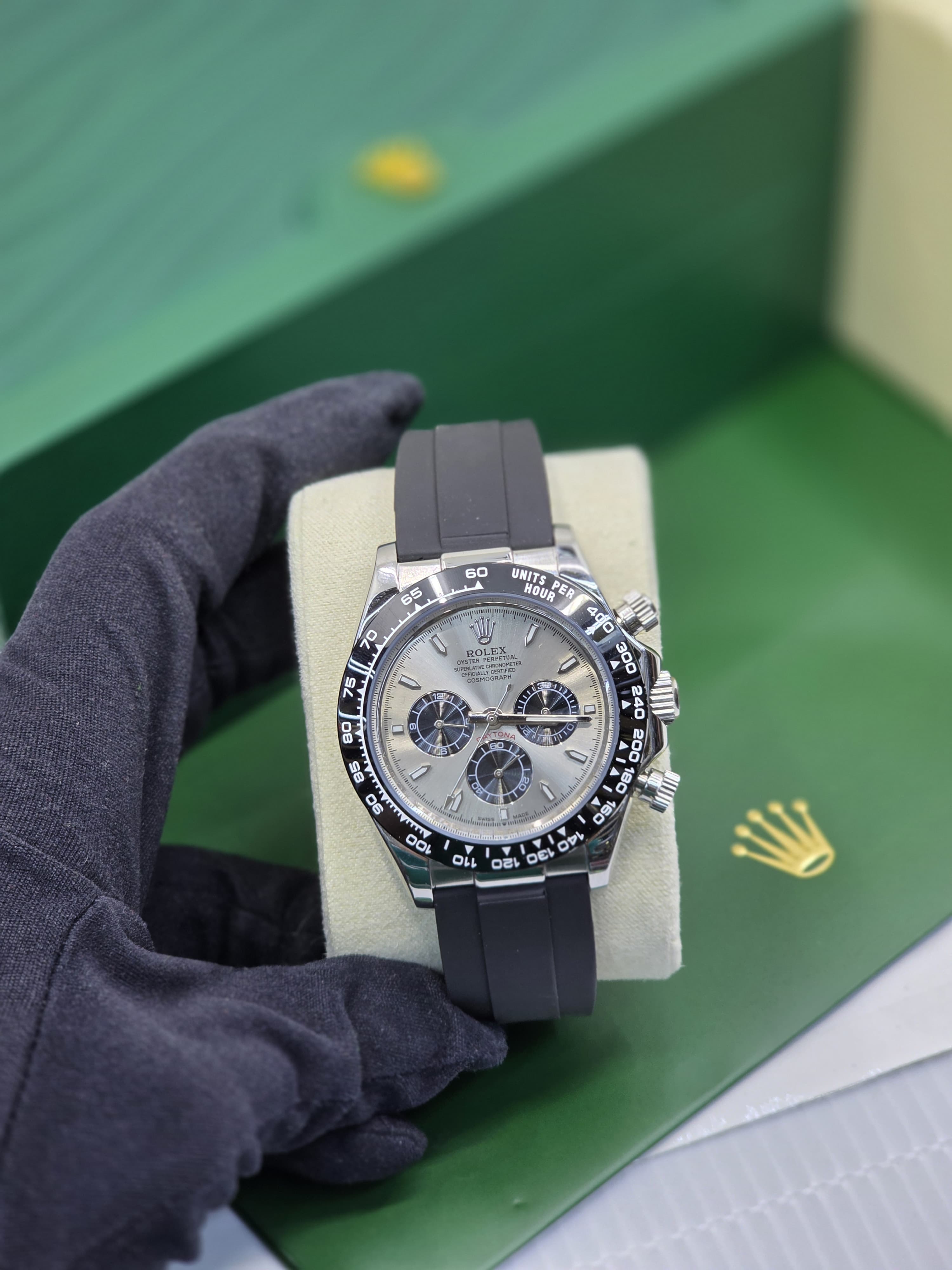 Rolex Cosmograph Daytona (White Gold / Steel Dial / Oysterflex)