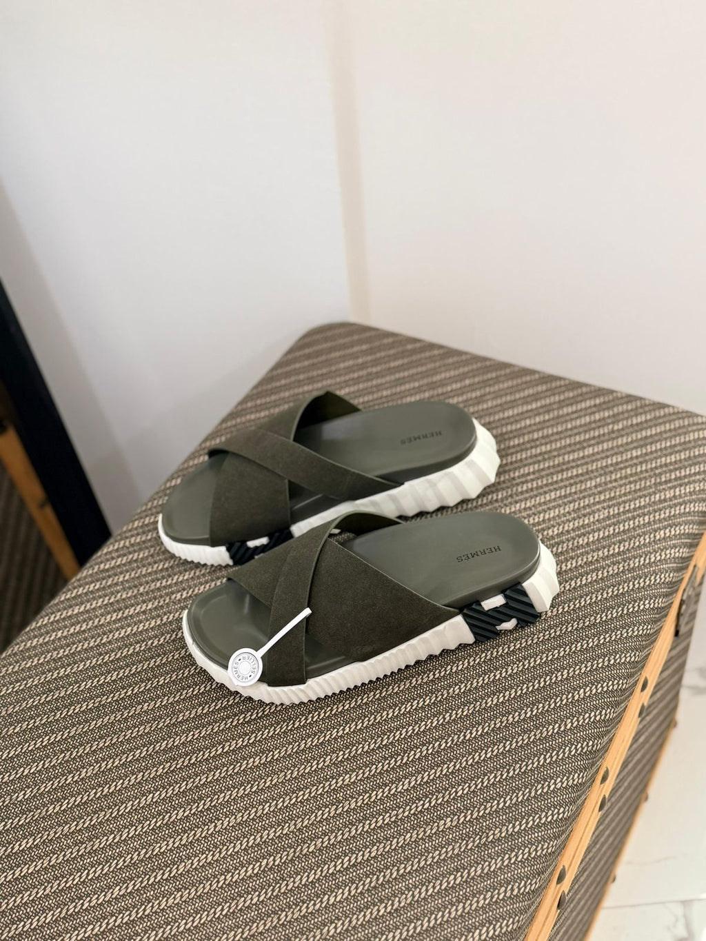 Hermès Electro Sandal (Kaki / Blanc)