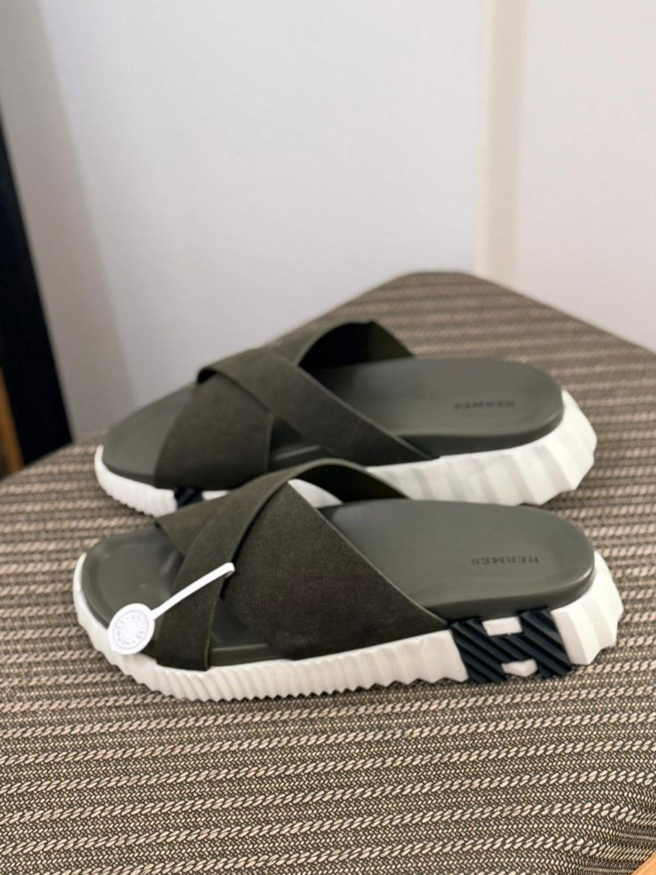 Hermès Electro Sandal (Kaki / Blanc)