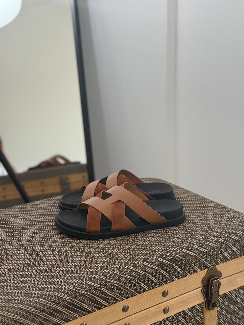 Hermès Éric Sandal (Gold / Noir)