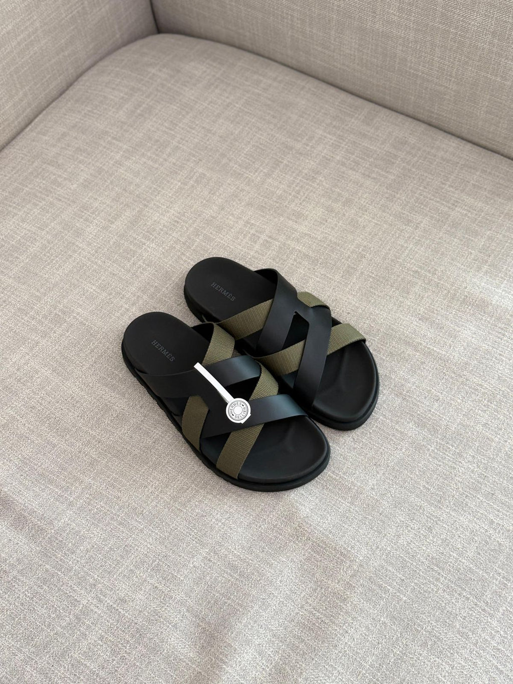 Hermès Éric Sandal (Noir / Kaki)