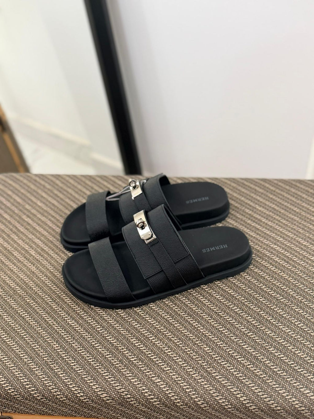 Hermès Empire Sandal (Noir / Black)