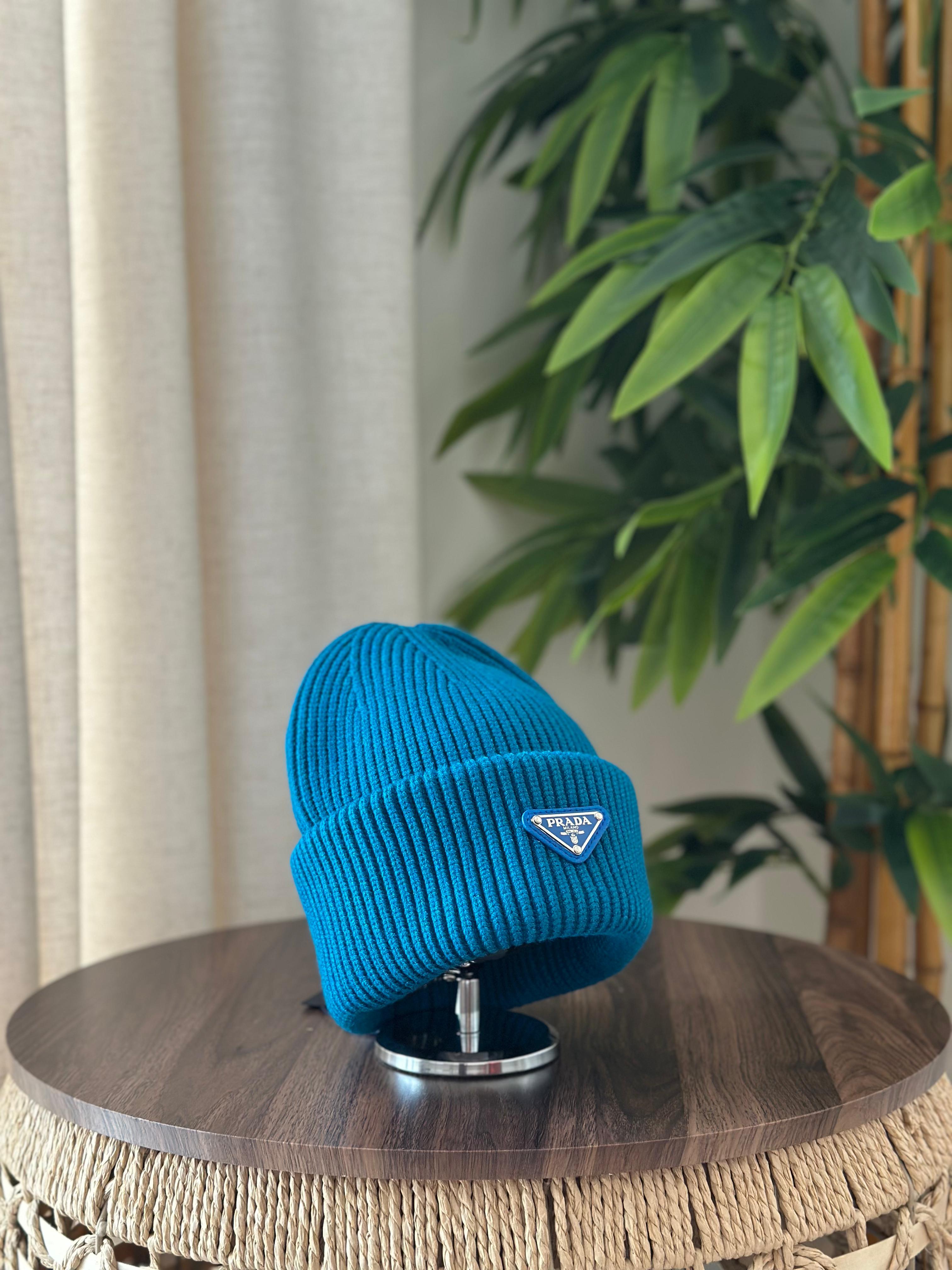 Prada Ribbed Knit Wool and Cashmere Beanie (Teal / Ocean Blue)