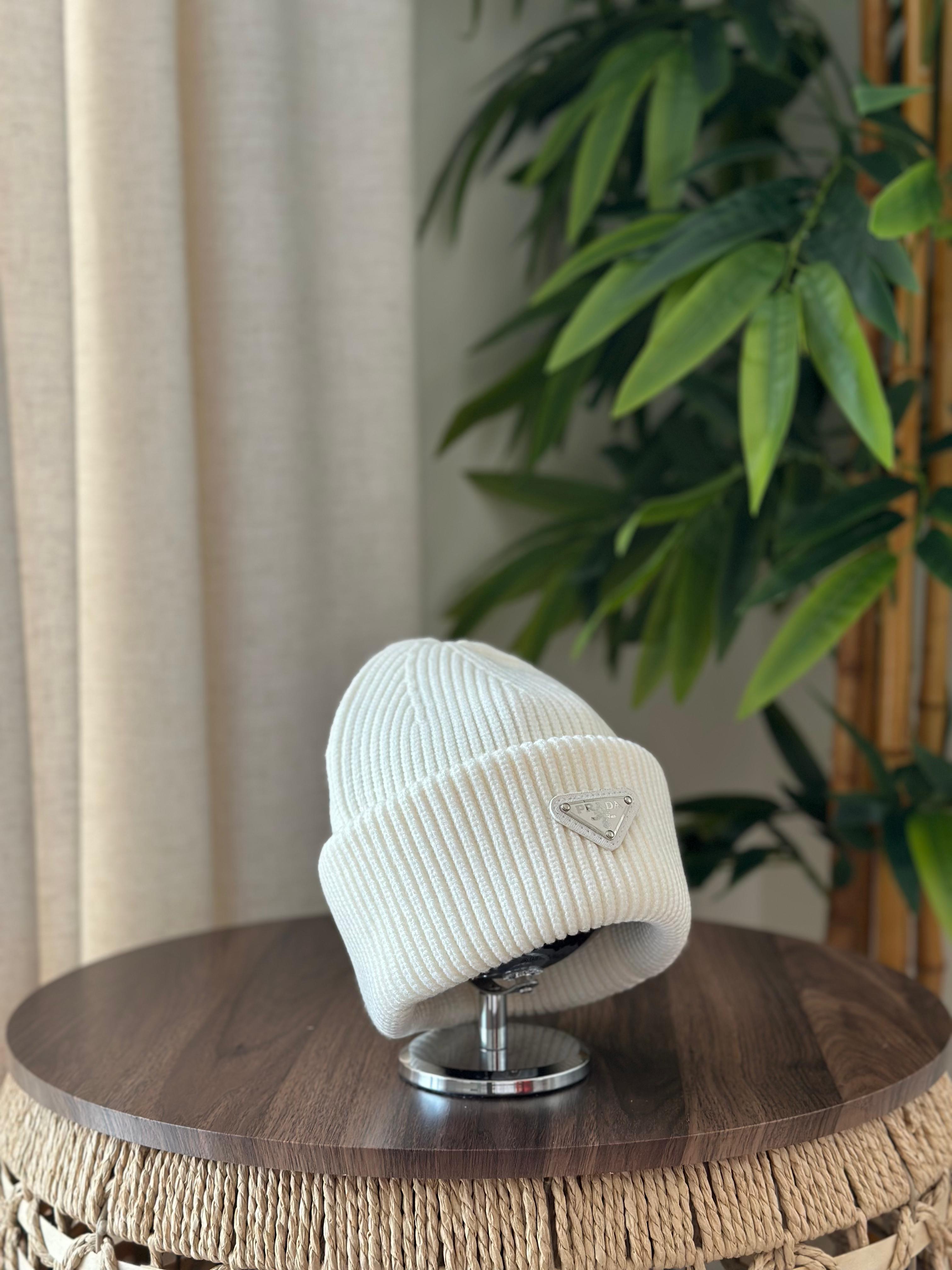 Prada Ribbed Knit Wool and Cashmere Beanie (White / Ivory)