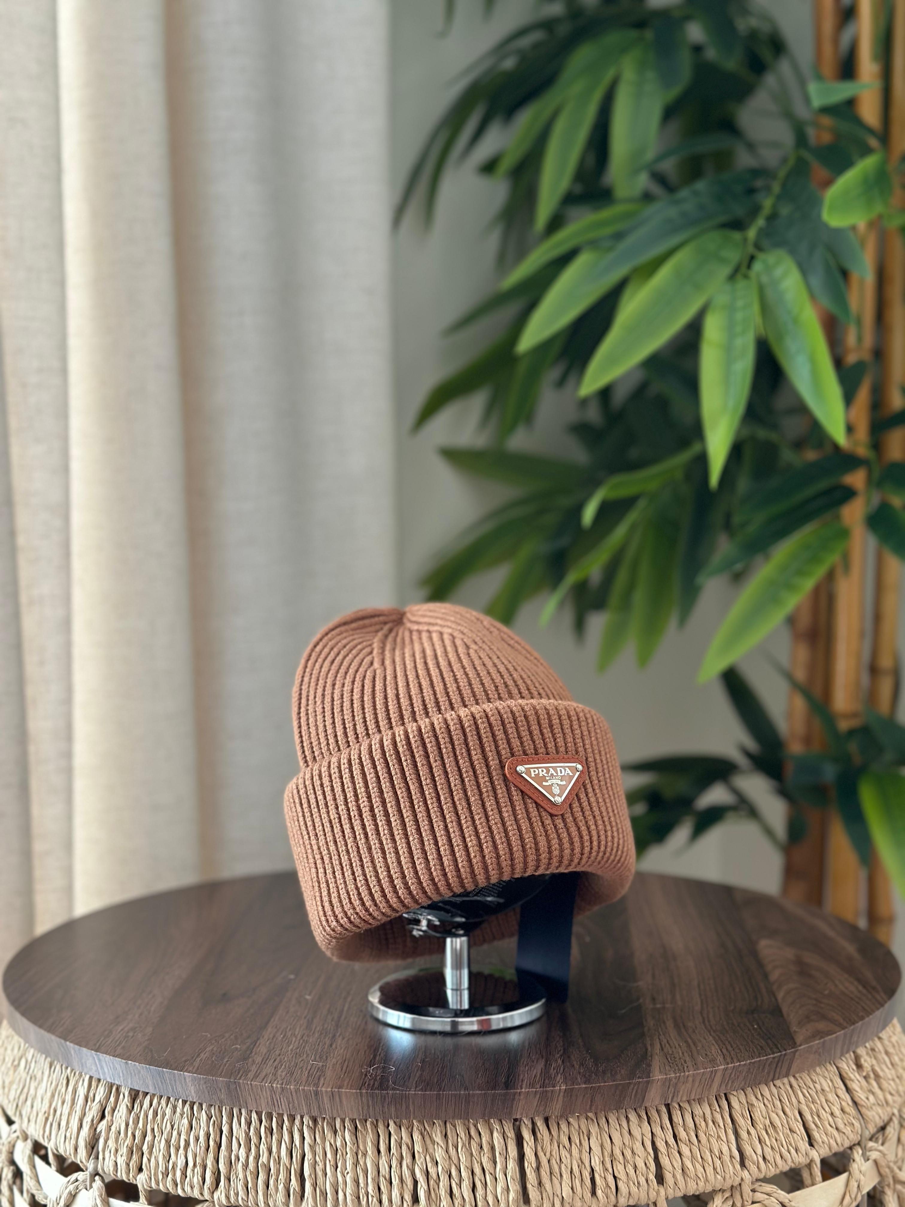 Prada Ribbed Knit Wool and Cashmere Beanie (Brown / Caramel)
