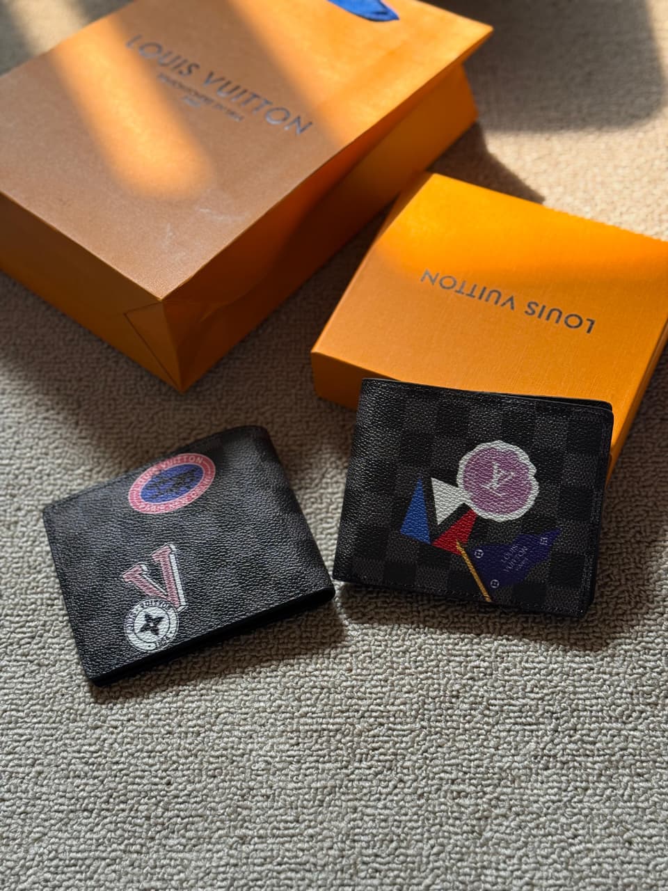 Louis Vuitton Multiple Wallet Damier Graphite Alps / Souvenir Patches (Black/Multicolor)