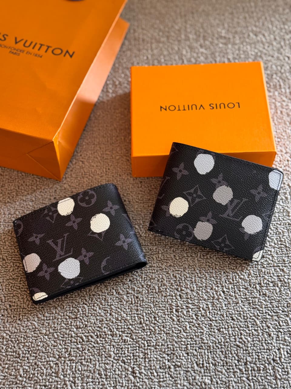 Louis Vuitton x Yayoi Kusama Multiple Wallet Monogram Eclipse Painted Dots (Black/Grey/White)