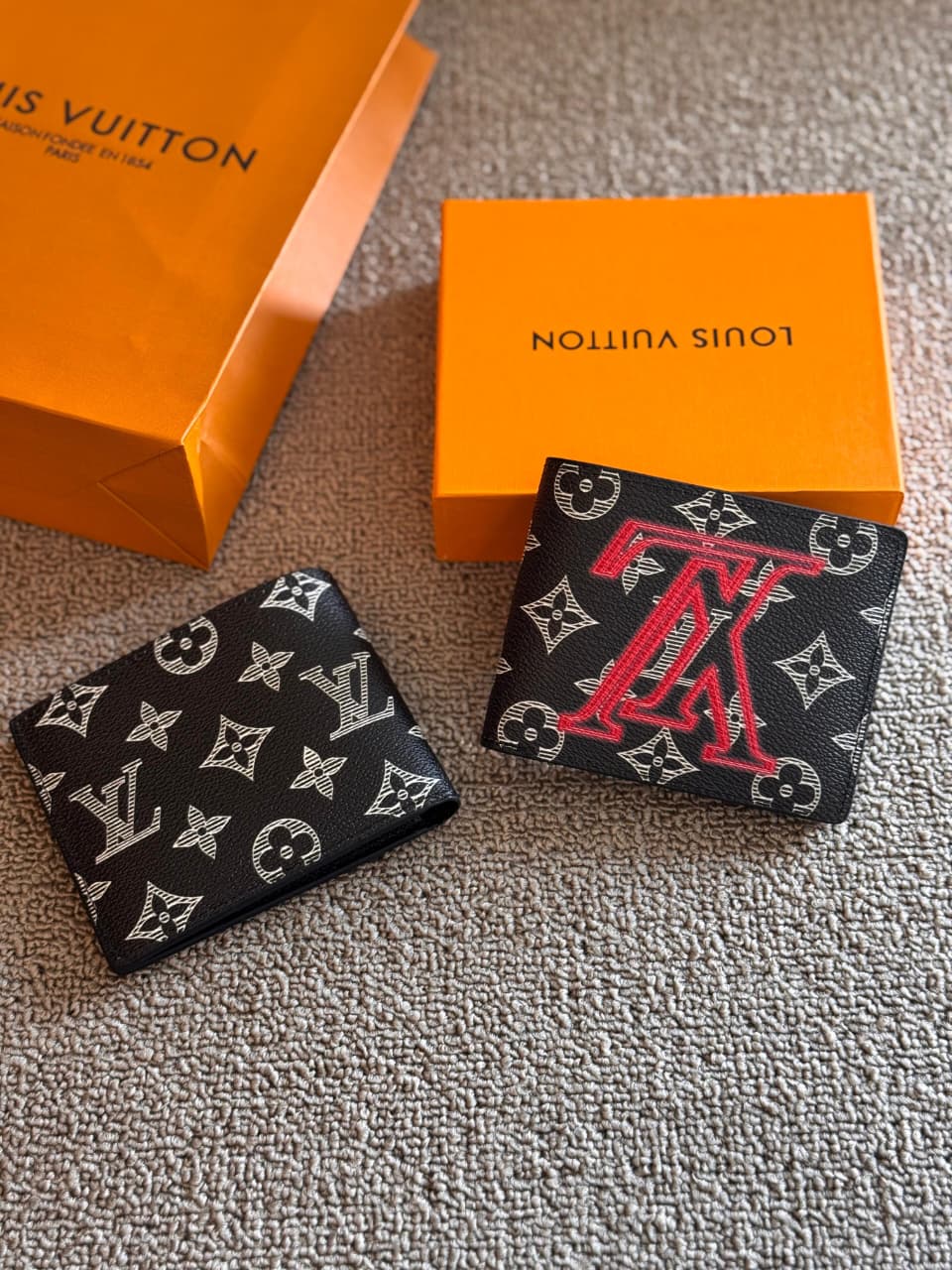 Louis Vuitton Multiple Wallet Monogram Chalk (Black/White/Red)