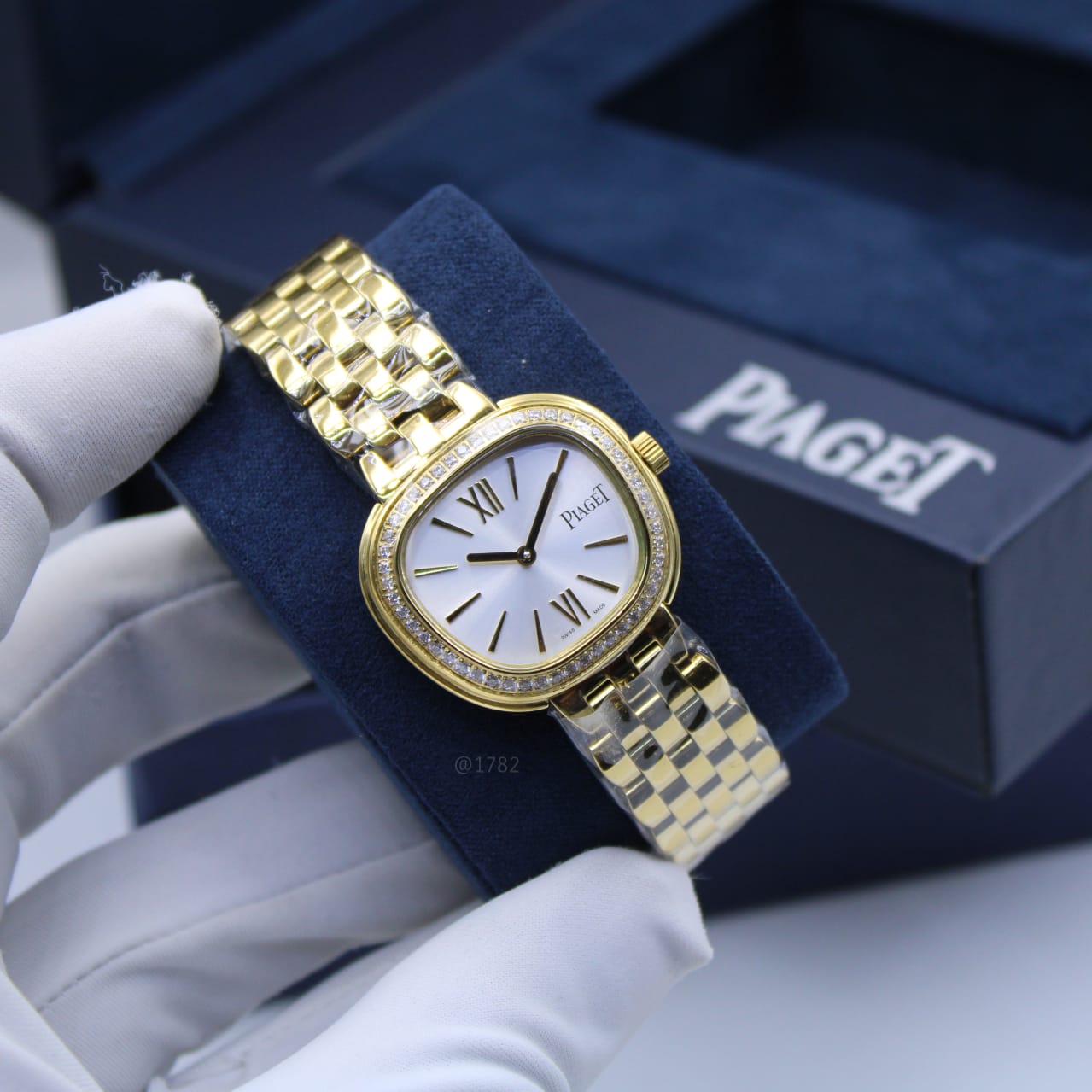 Piaget Traditional Watch / Piaget Protocole Diamond Cushion Watch (Gold)
